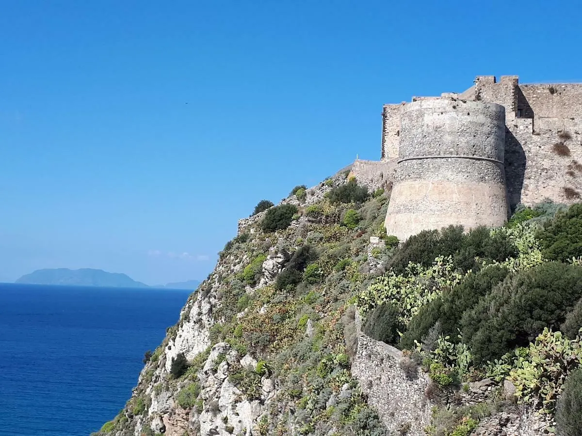 Al Castello B&B Милаццо 3*,  Италия